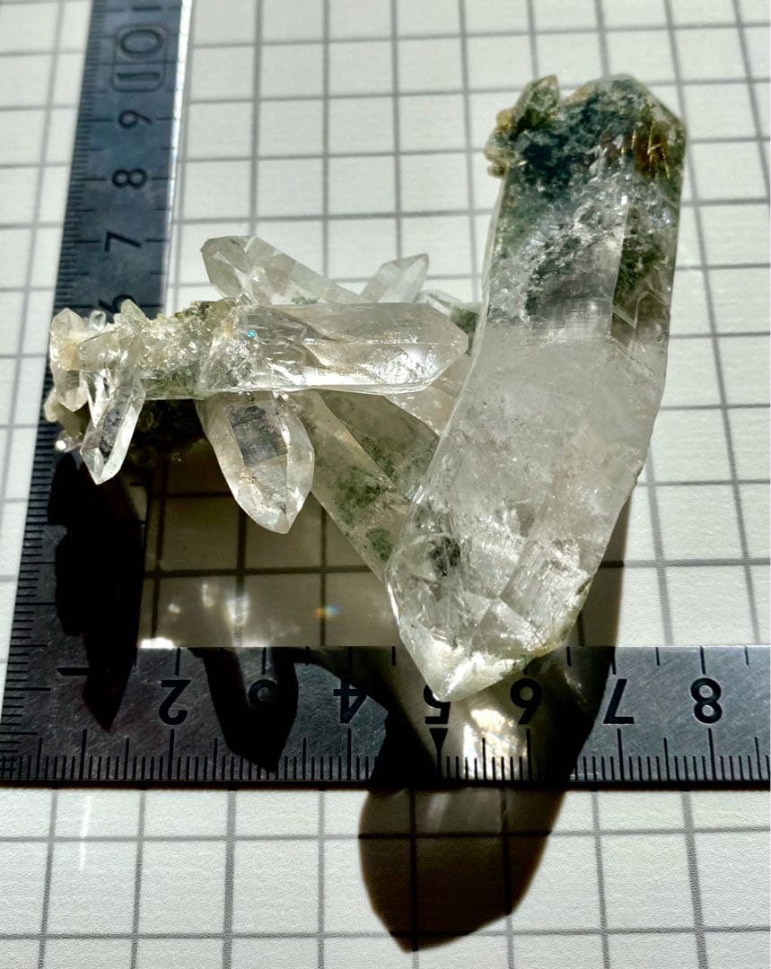 ヒマラヤ水晶クラスター　ベントクォーツ　マニハール産　曲がり水晶　ゴールドルチル