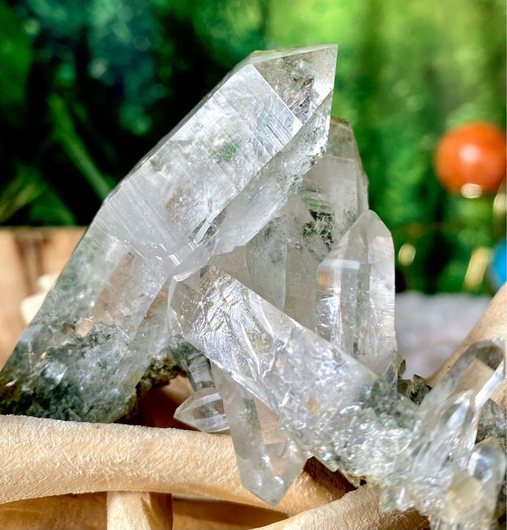 ヒマラヤ水晶クラスター　ベントクォーツ　マニハール産　曲がり水晶　ゴールドルチル