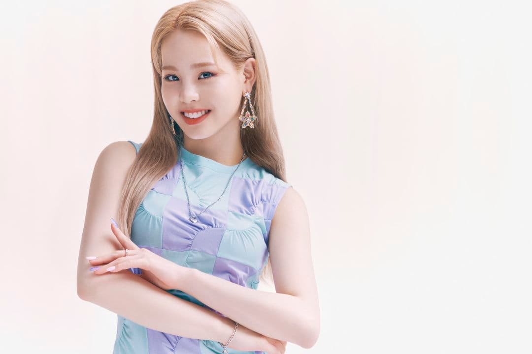 NiziU マコ 直筆サイン チェキ - メルカリ