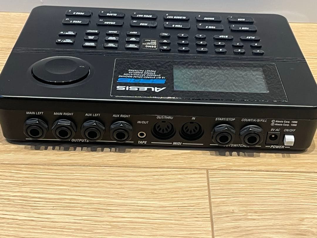 Alesis SR-16 リズムマシン ドラムマシン