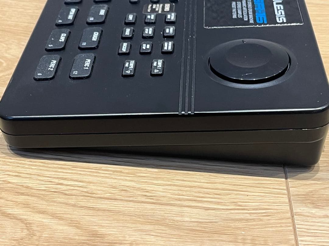 Alesis SR-16 リズムマシン ドラムマシン