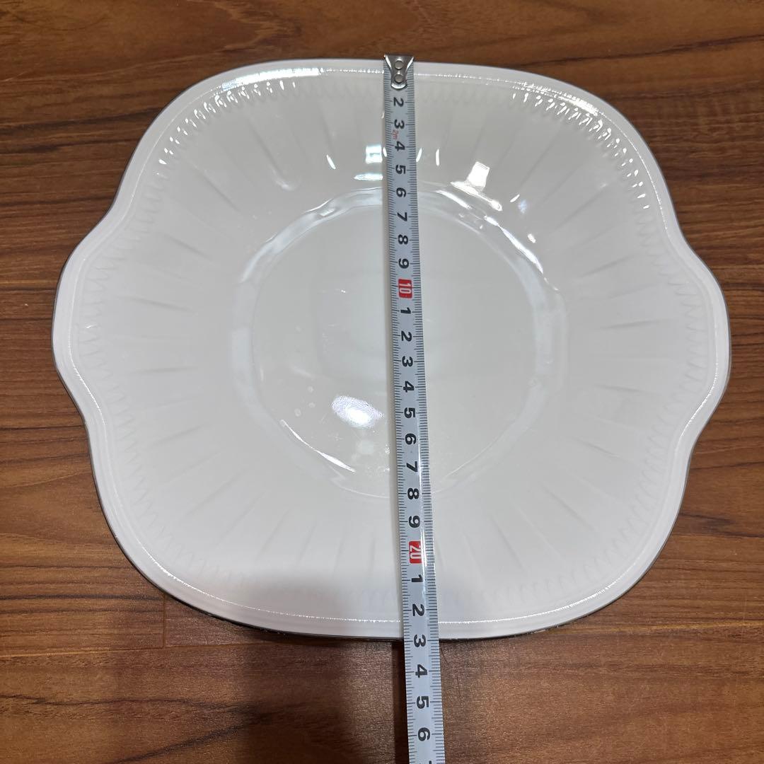 アラビア & ウェッジウッド 陶器皿セット（白・紫・緑） - メルカリ