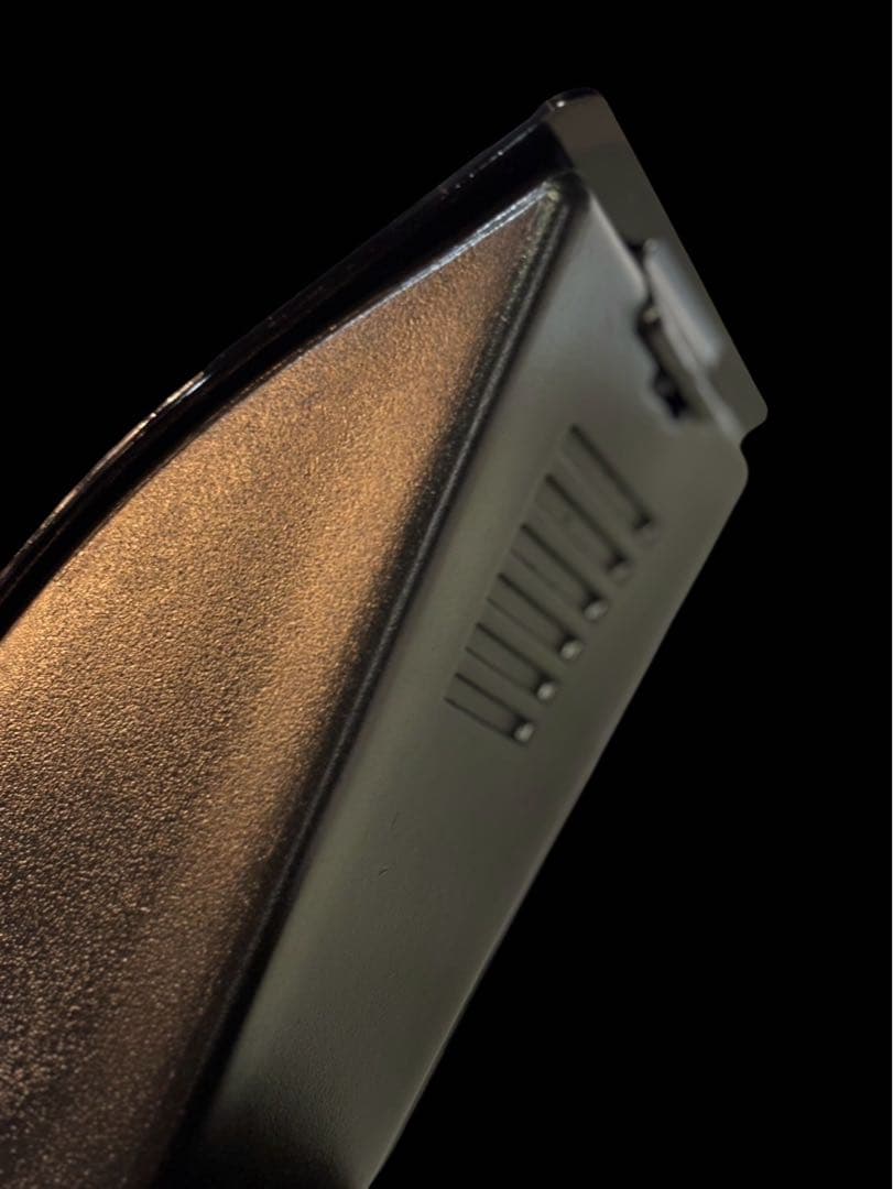 スタッズ付きブラックメタルワインラックプラスレザーボトルカバー2点セット