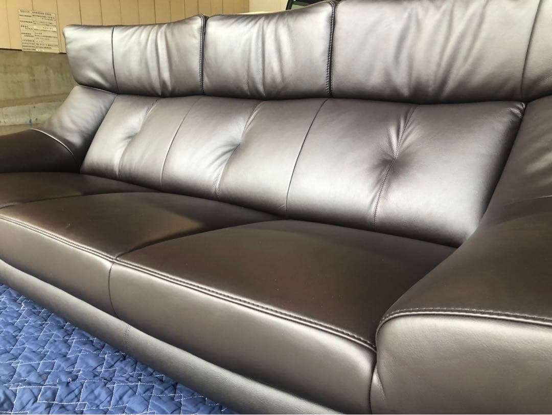 在庫処分‼️大幅値引き✨カリモク家具ZU46038989 3人掛ソファ本革オーダー