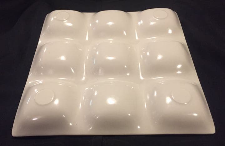 9つ仕切り角皿30枚　25.5cm×25.5cm×2.5cm