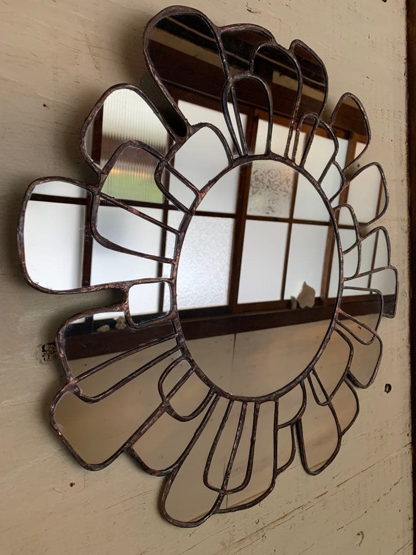 壁掛けミラー　鏡オブジェ　ウォールデコレーション