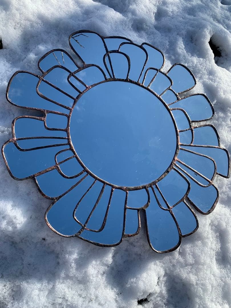 壁掛けミラー　鏡オブジェ　ウォールデコレーション