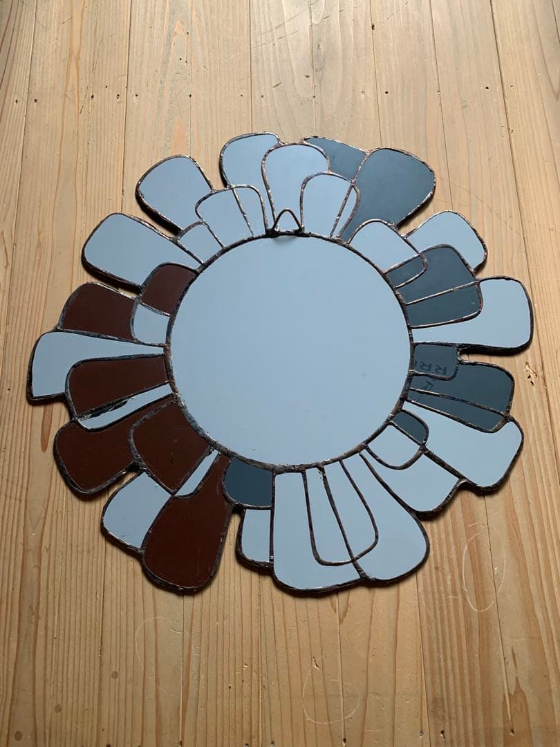 壁掛けミラー　鏡オブジェ　ウォールデコレーション