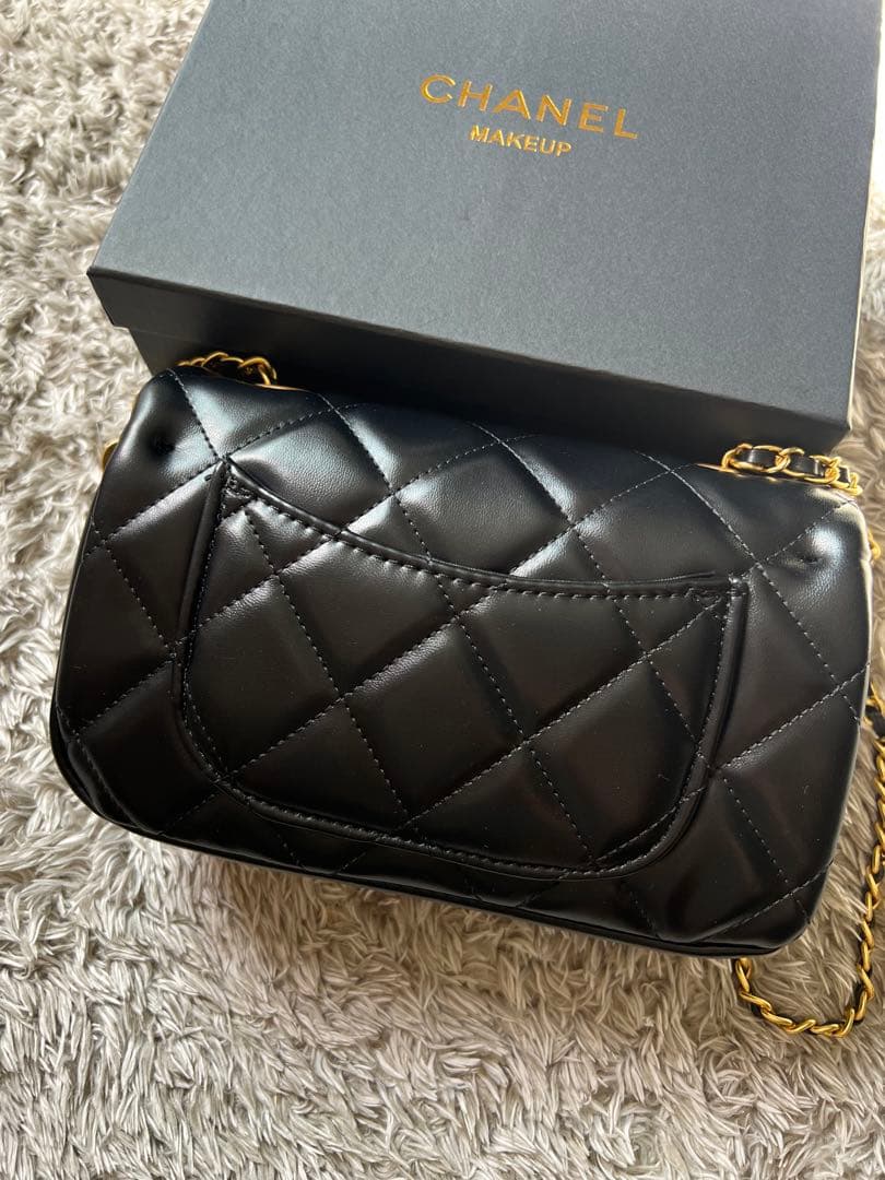 CHANEL シャネル キルティングデザイン ショルダーバッグ ノベルティ