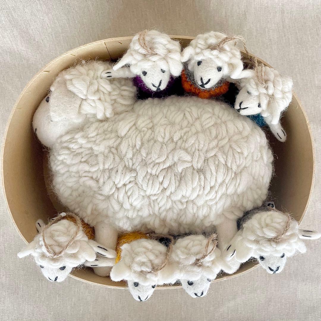 ハンドメイド モンゴル産 羊毛フェルト 羊のぬいぐるみ 約20cm