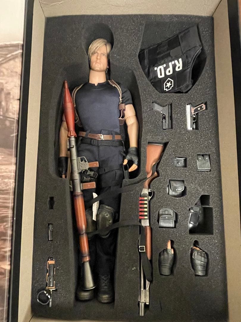 レオン・S・ケネディ フィギュア 1/6 RE4 バイオハザード - メルカリ