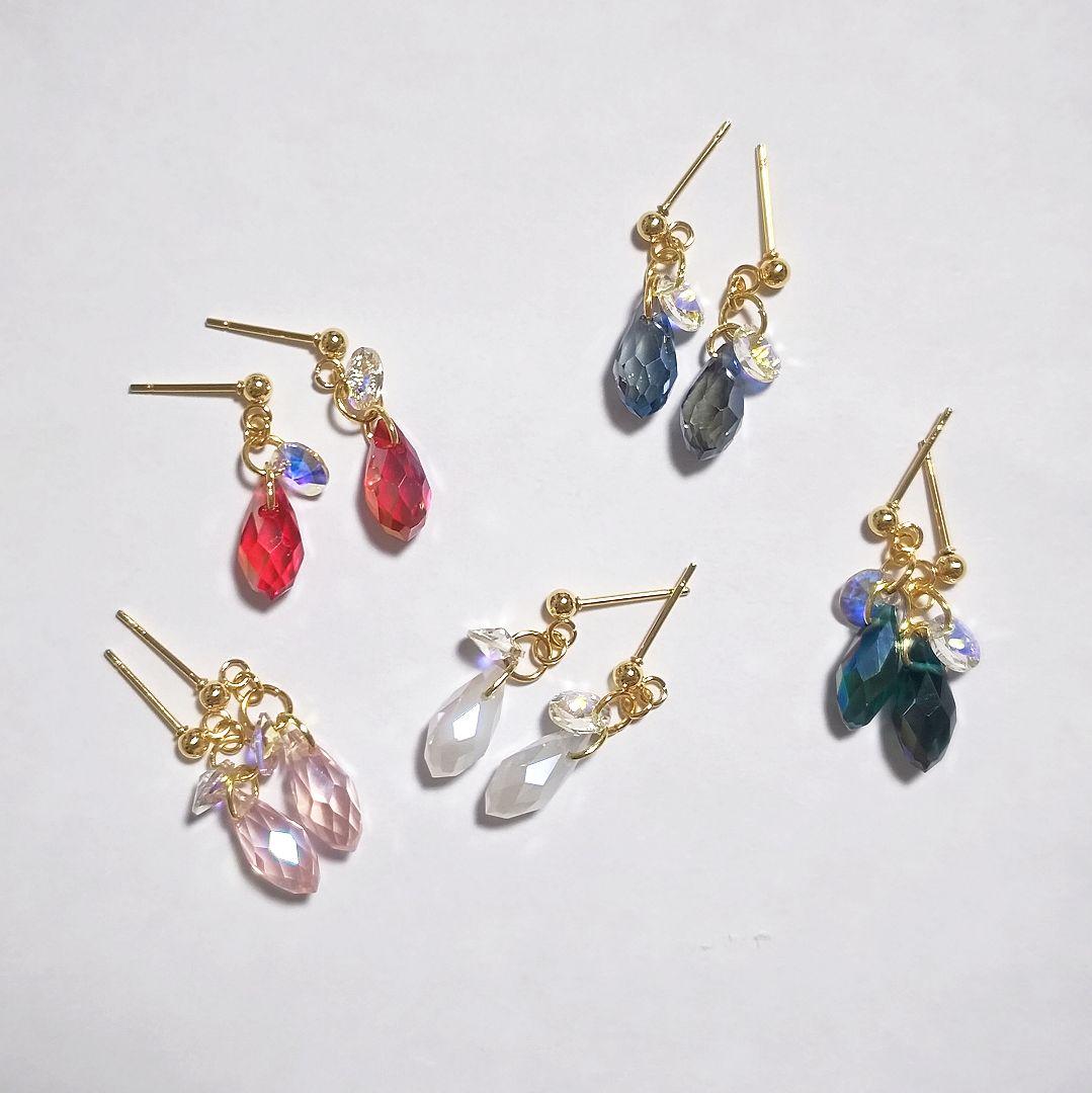 【1169】赤いクリスタルドロップ型ピアス／イヤリング