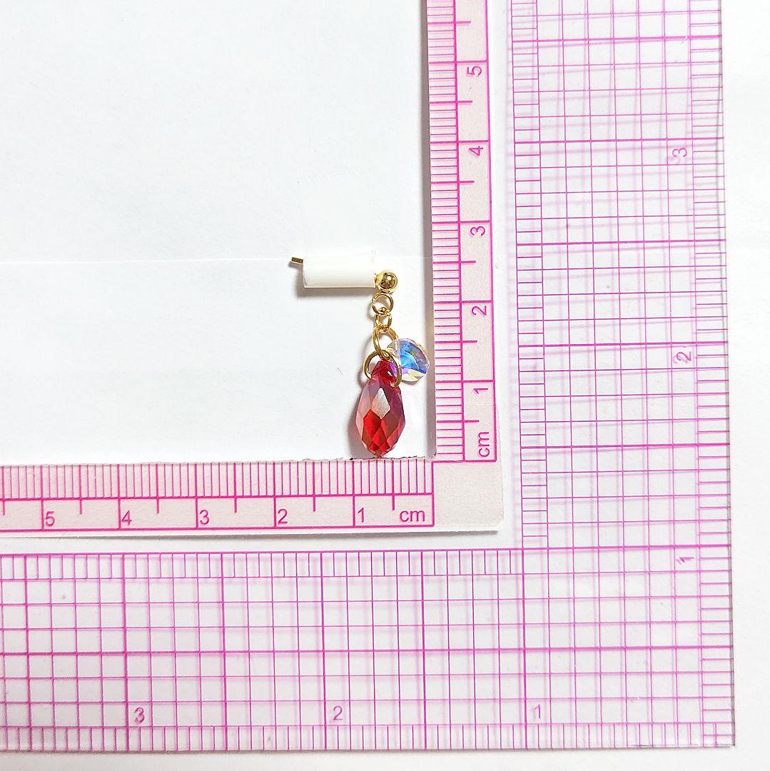 【1169】赤いクリスタルドロップ型ピアス／イヤリング