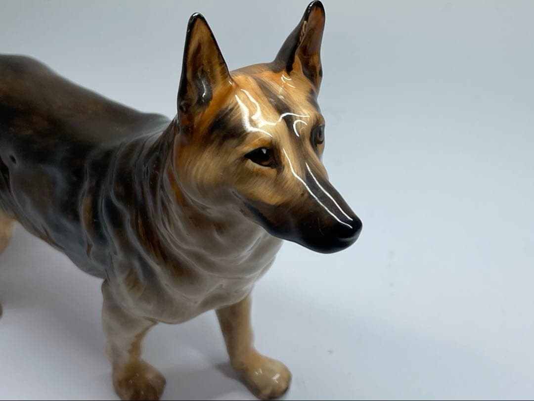 ロイヤルドルトン   シェパード 陶器　犬