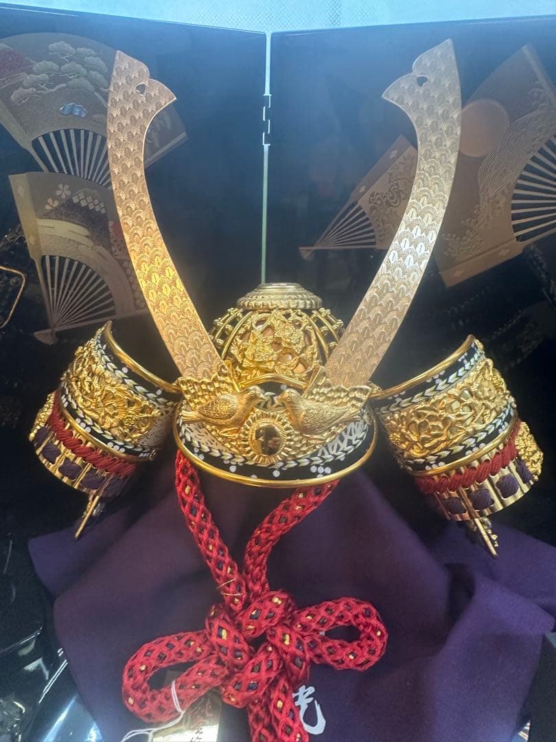 久月 兜飾り 本金箔押 正絹威 会津塗屏風付き 五月人形 新品未使用