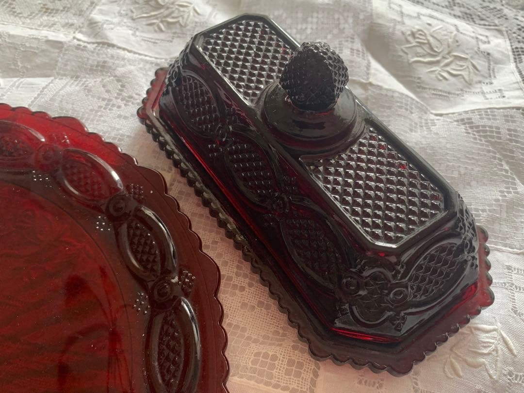 エイボン 1876ケープコッドガラス ルビーレッド AVON 3点セット - メルカリ