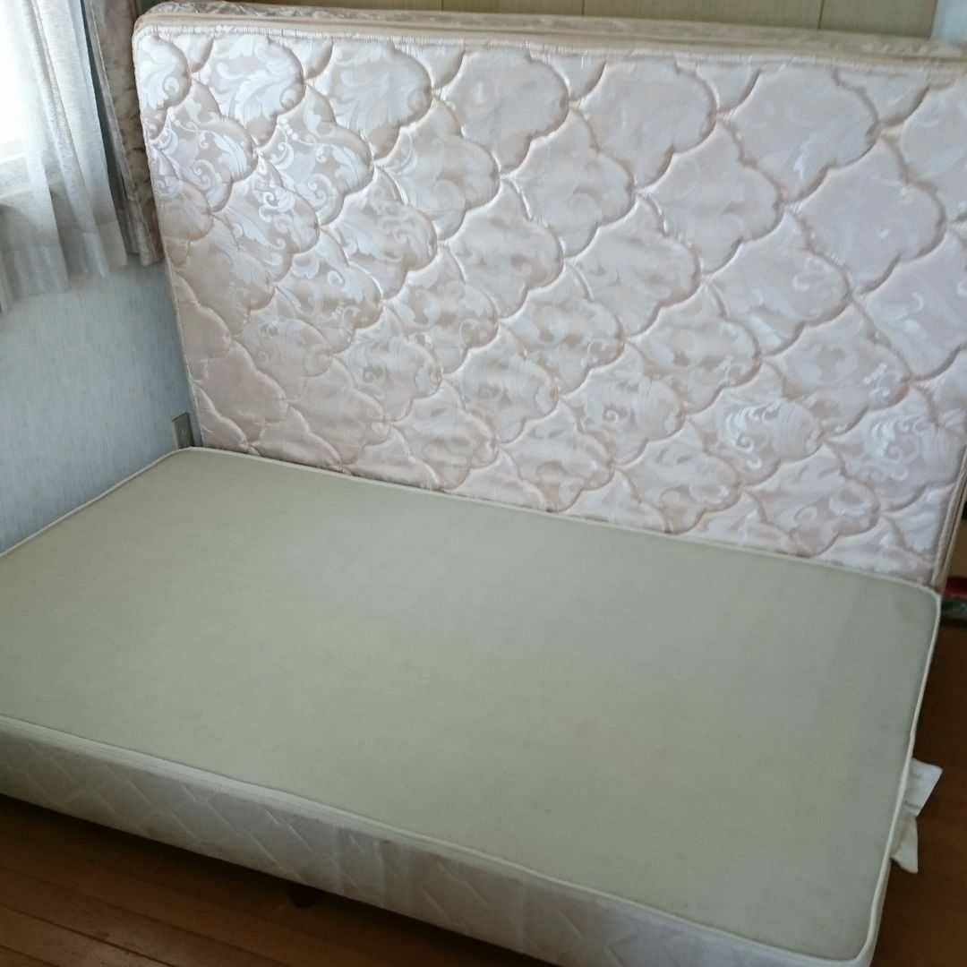 大塚家具で購入したキングスダウン製のセミダブルベッド①