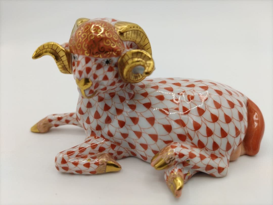 ヘレンド　干支シリーズ 「未(ひつじ)」金彩仕上げ 置物　フィギュリン磁器