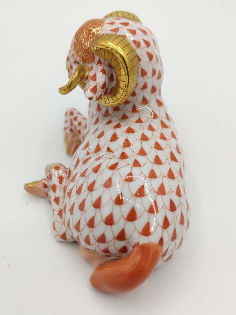 ヘレンド　干支シリーズ 「未(ひつじ)」金彩仕上げ 置物　フィギュリン磁器