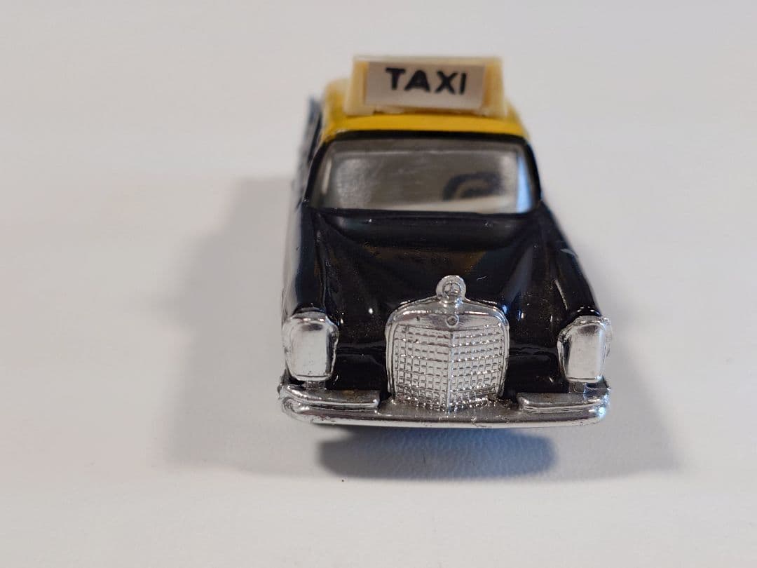 ミニカー nicky toys mercedes benz taxi