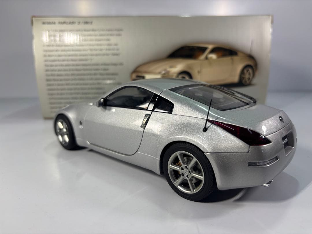 Nissan Fairlady Z 350Z ミニカー 1/18 AUTOart