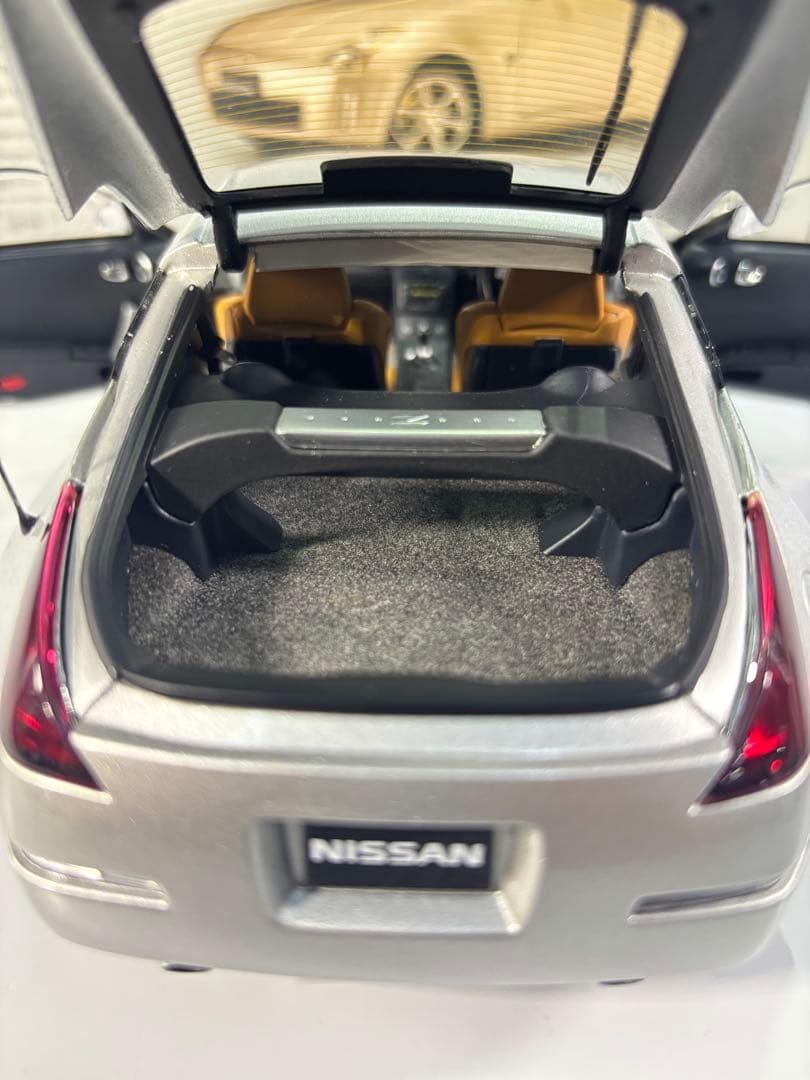 Nissan Fairlady Z 350Z ミニカー 1/18 AUTOart