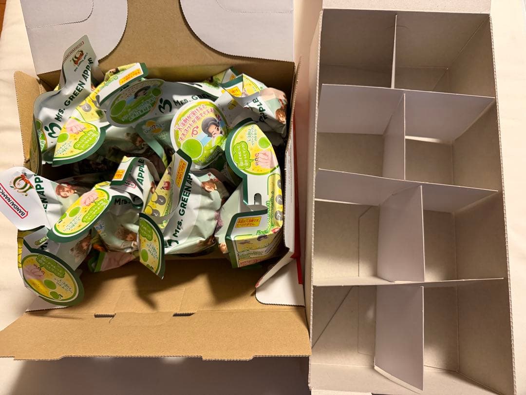 あ*ま様 びっくらたまご Mrs. GREEN APPLE ミセス 8個セット - メルカリ