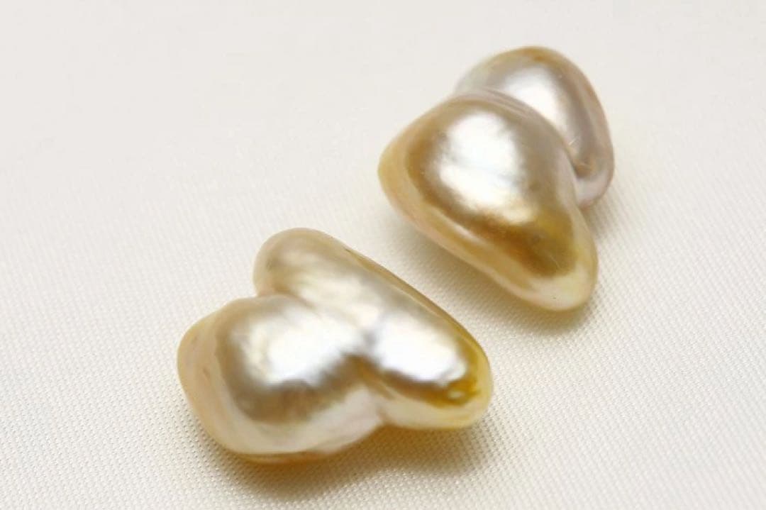南洋白蝶真珠パールペアルース　ケシ　ナチュラルゴールドカラー
