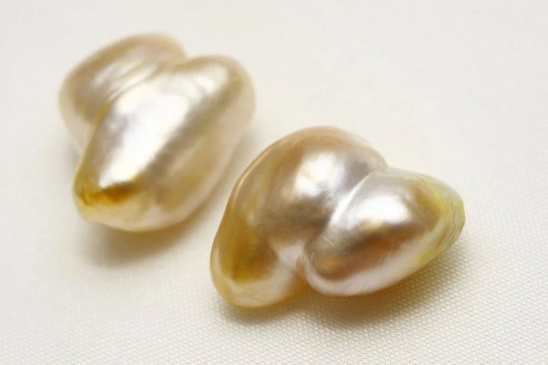 南洋白蝶真珠パールペアルース　ケシ　ナチュラルゴールドカラー