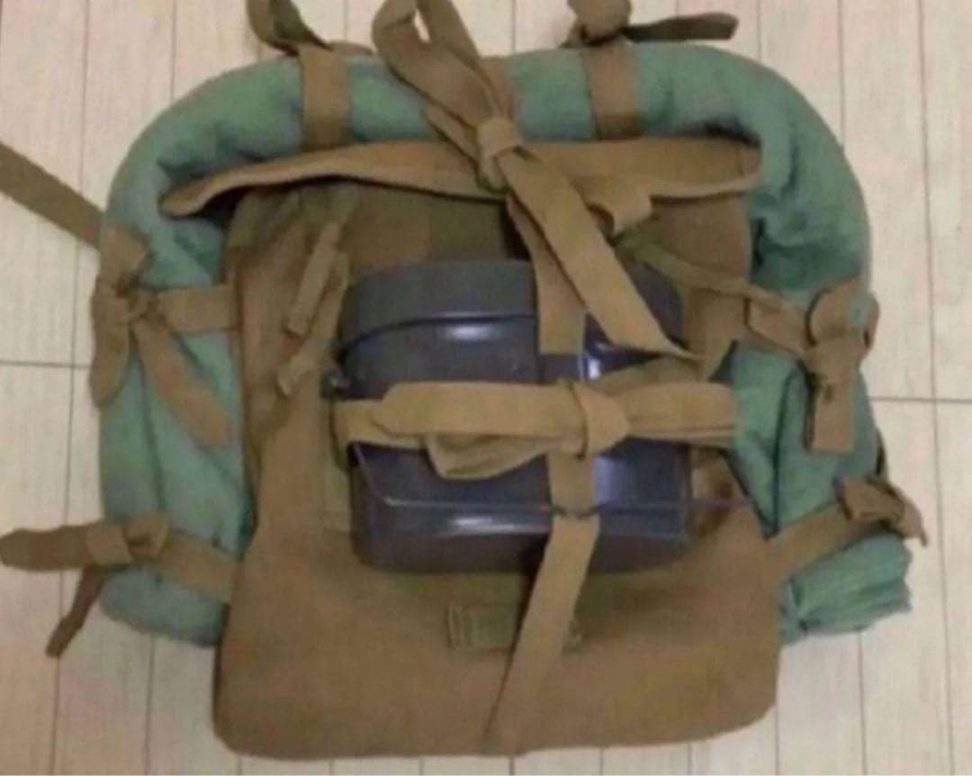 日本軍 兵用九九式背嚢(複製品）と毛布(新品）、飯盒付き(中古のオマケ付）サバゲ
