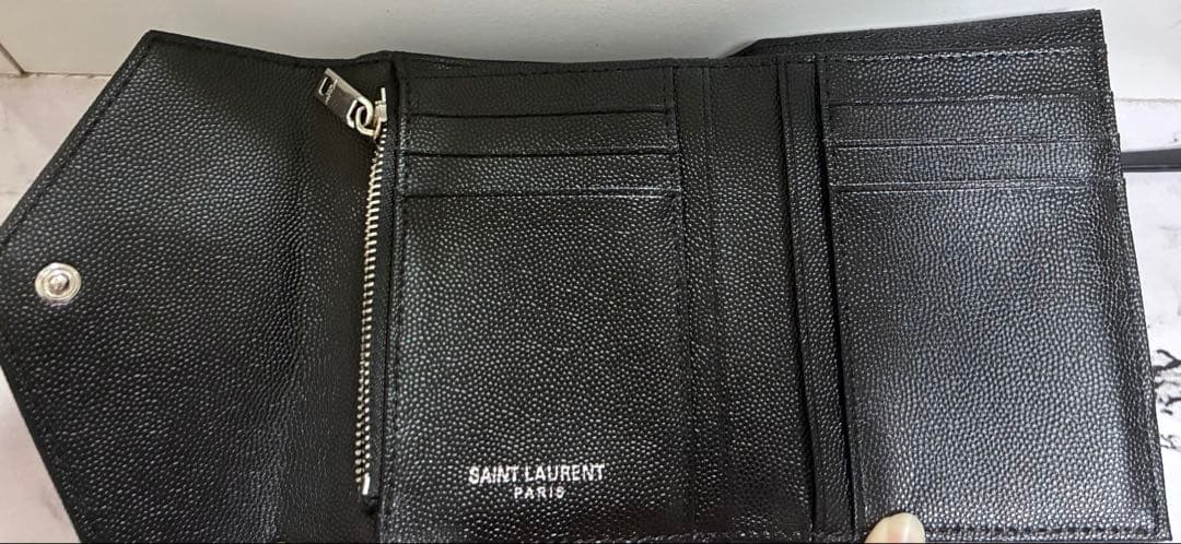 Yves Saint Laurent ブラック財布