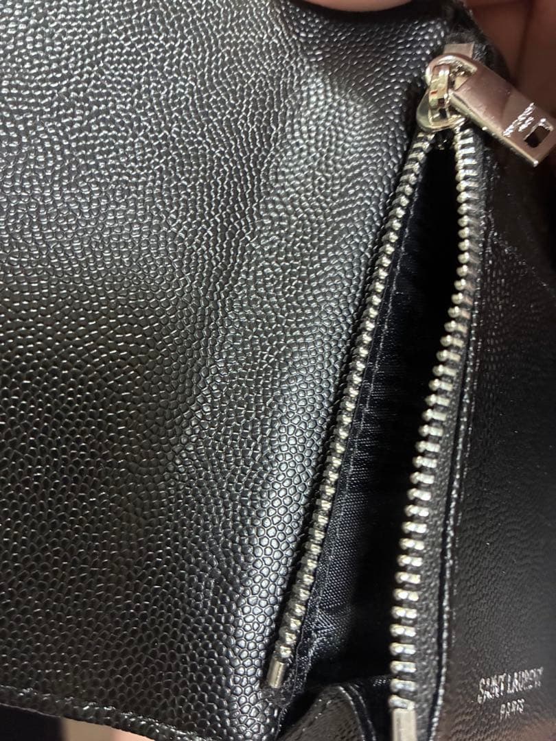 Yves Saint Laurent ブラック財布