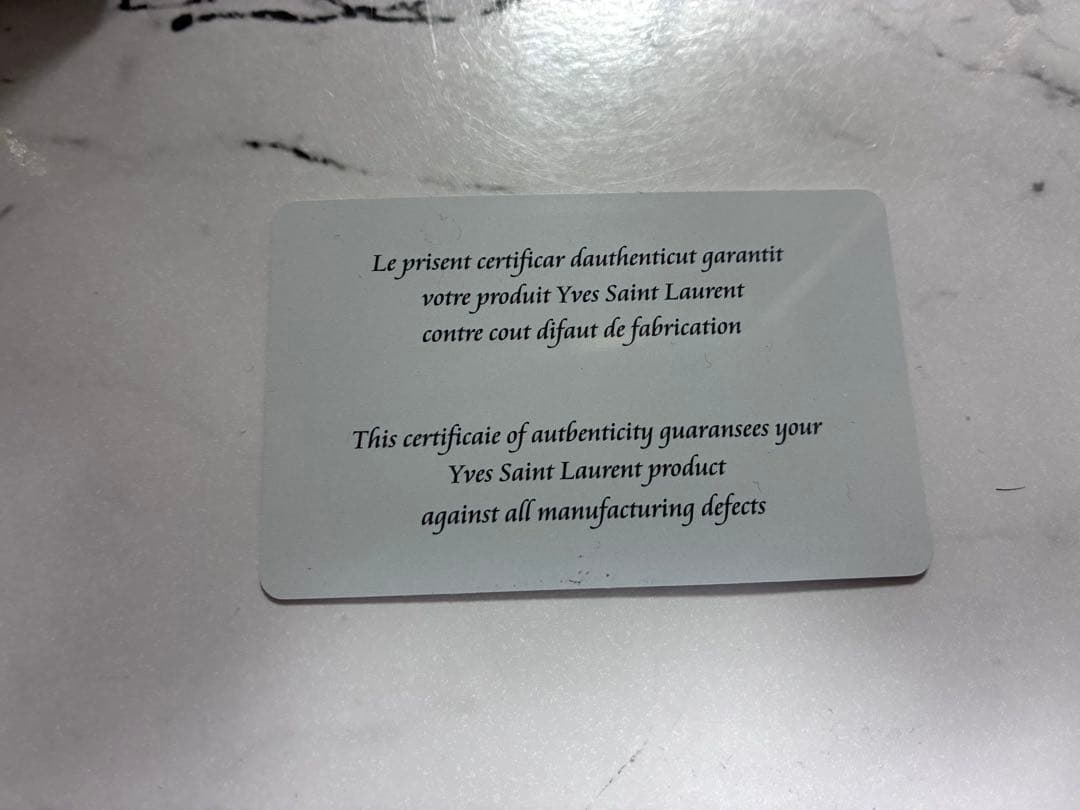 Yves Saint Laurent ブラック財布