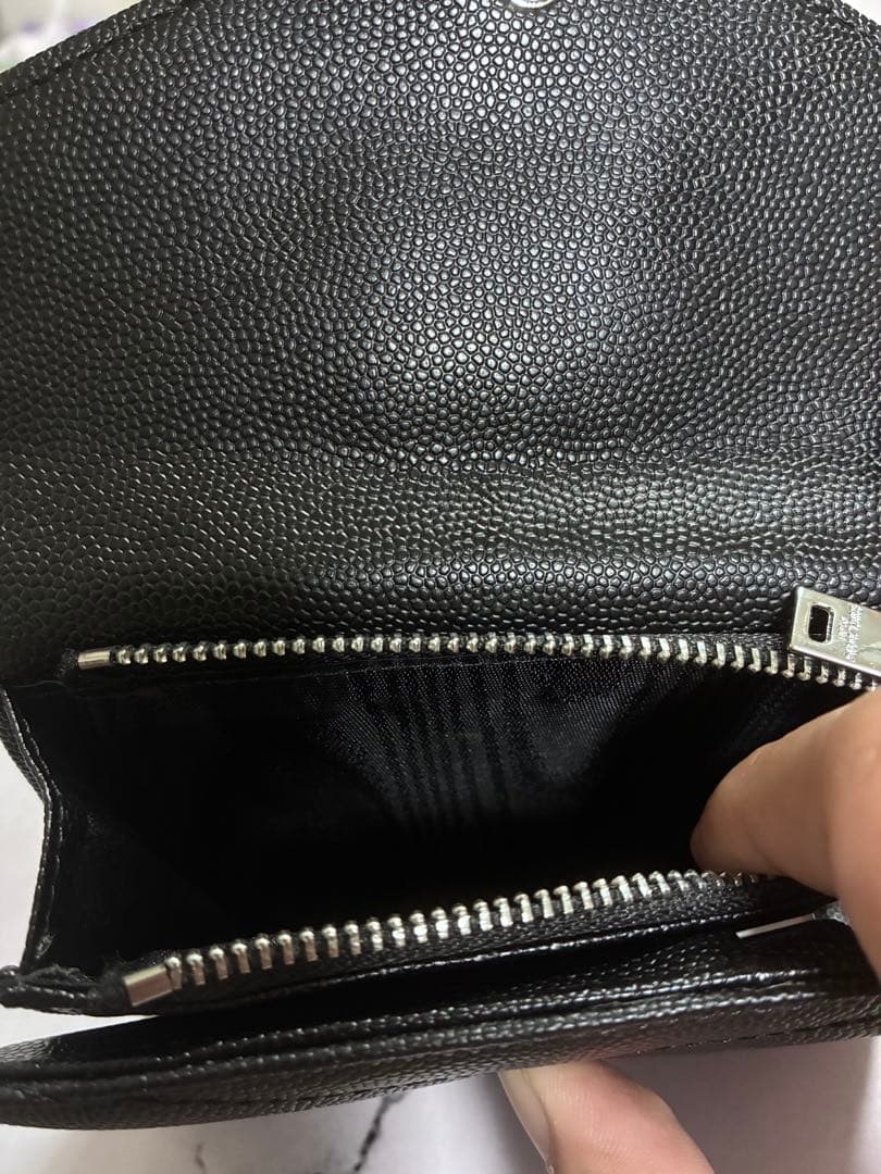 Yves Saint Laurent ブラック財布