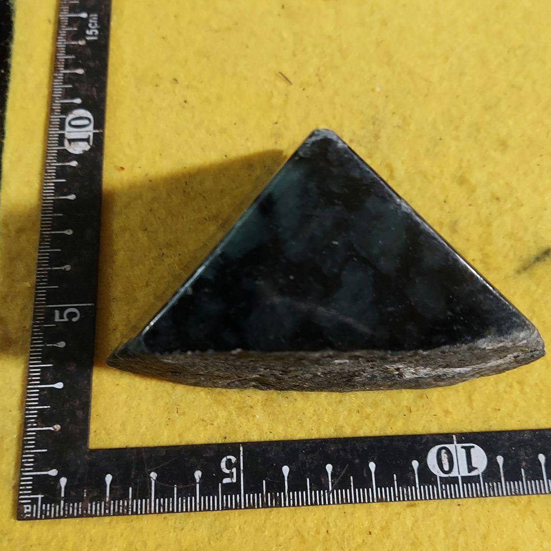 黒とグレーのマーブル模様が渋くかっこいい JADEITE本翡翠 4面磨き 546