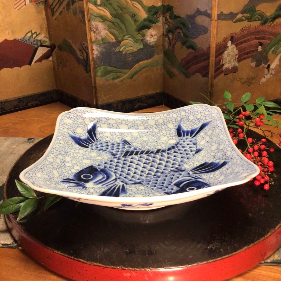 A893 古伊万里　染付　鯉に氷烈紋様　隅入角皿　1尺