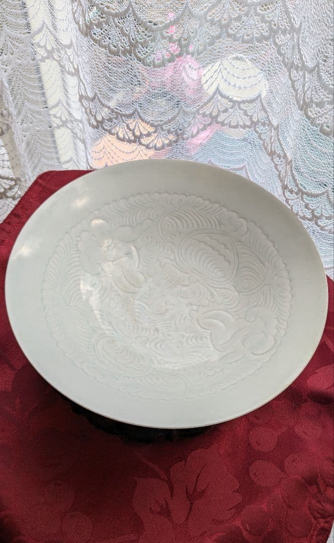 北宋青白磁 刻花嬰戯牡丹文碗 中国骨董 香港の現地オークションで購入