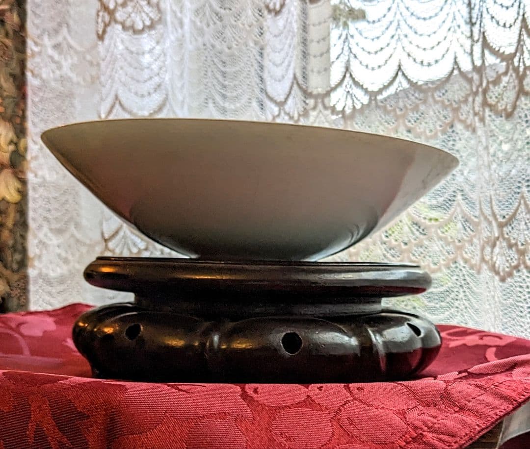 北宋青白磁 刻花嬰戯牡丹文碗 中国骨董 香港の現地オークションで購入