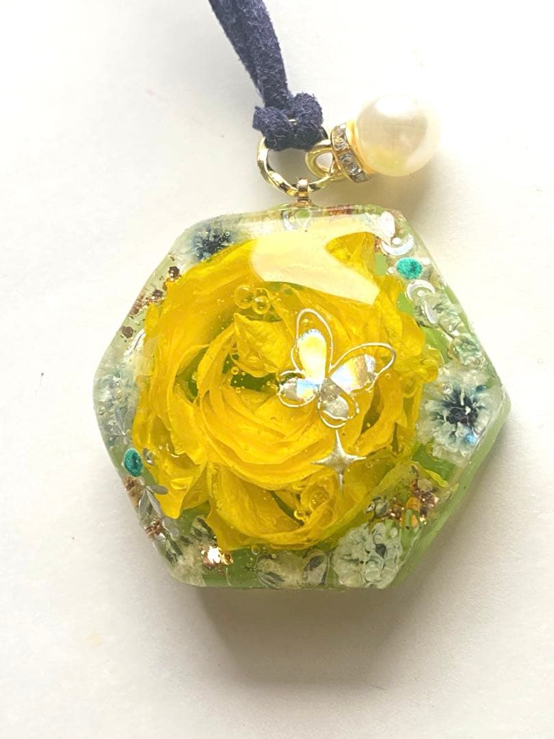 お試し価格！プリザーブドフラワー薔薇　ドライフラワー　霞草　ネックレス