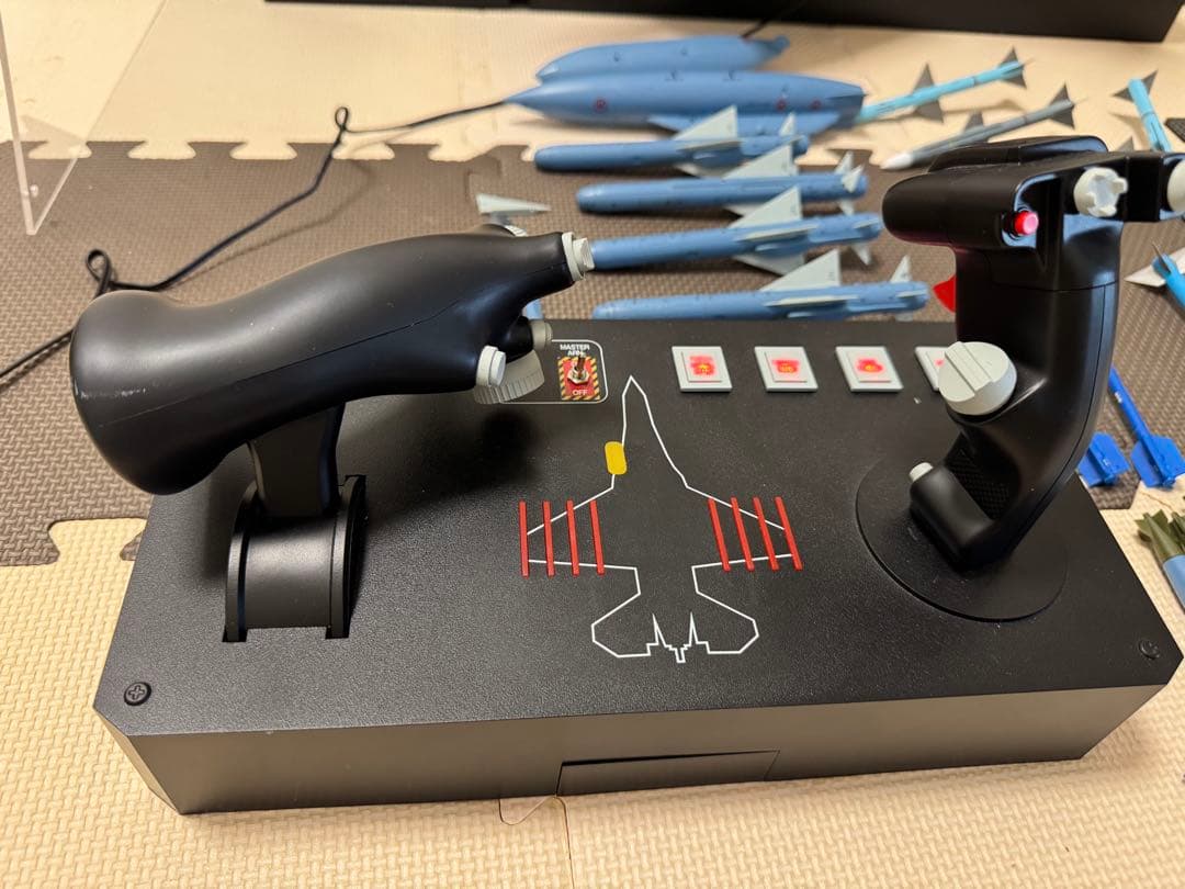 ディアゴステーニF-2A 戦闘機　専用ディスプレイケース付き