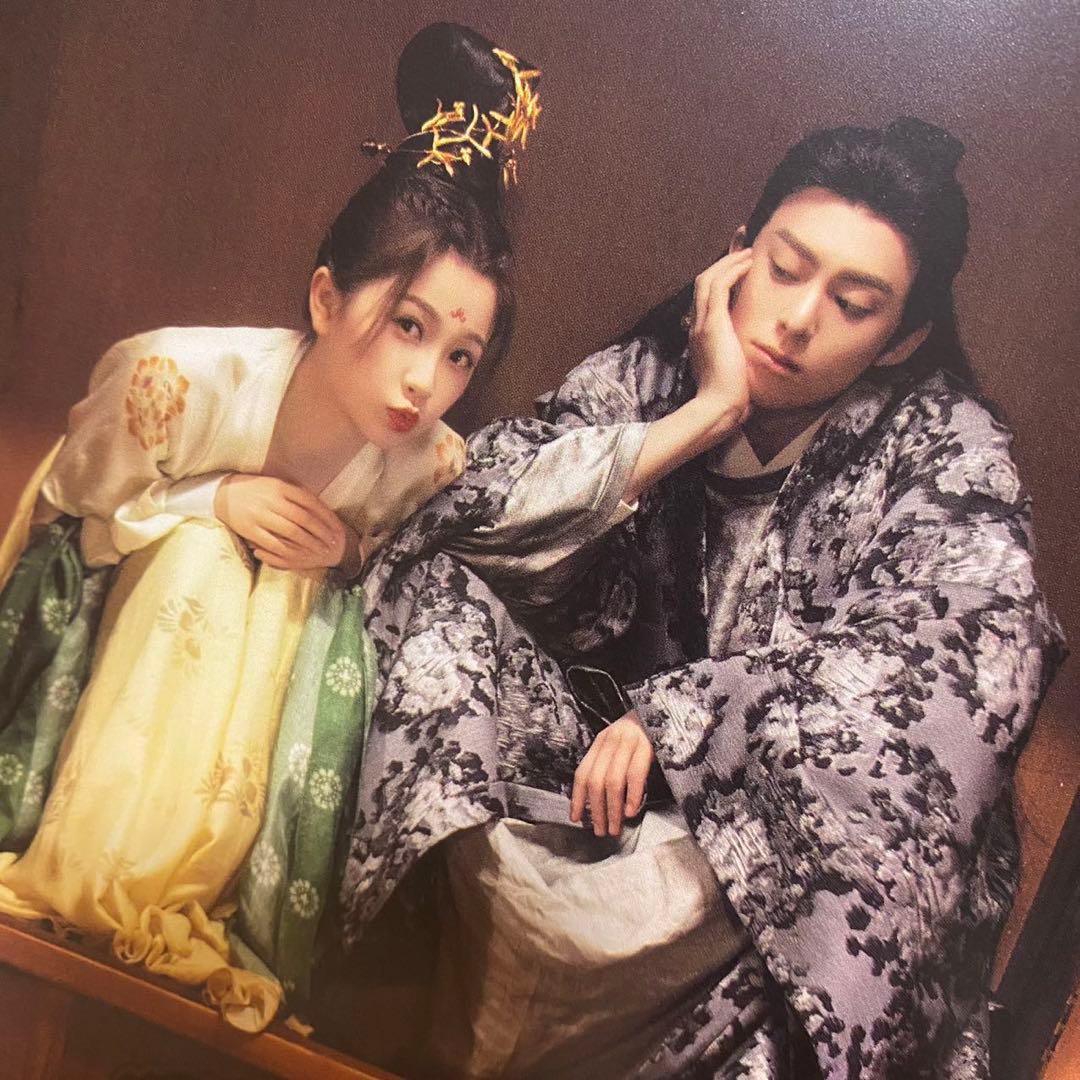 蒼蘭訣 64p 写真集 王鶴棣 虞書欣 張凌赫 苍兰诀 - メルカリ