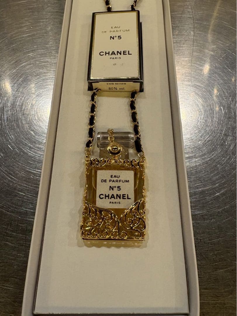 CHANEL N°5 ネックレス型香水