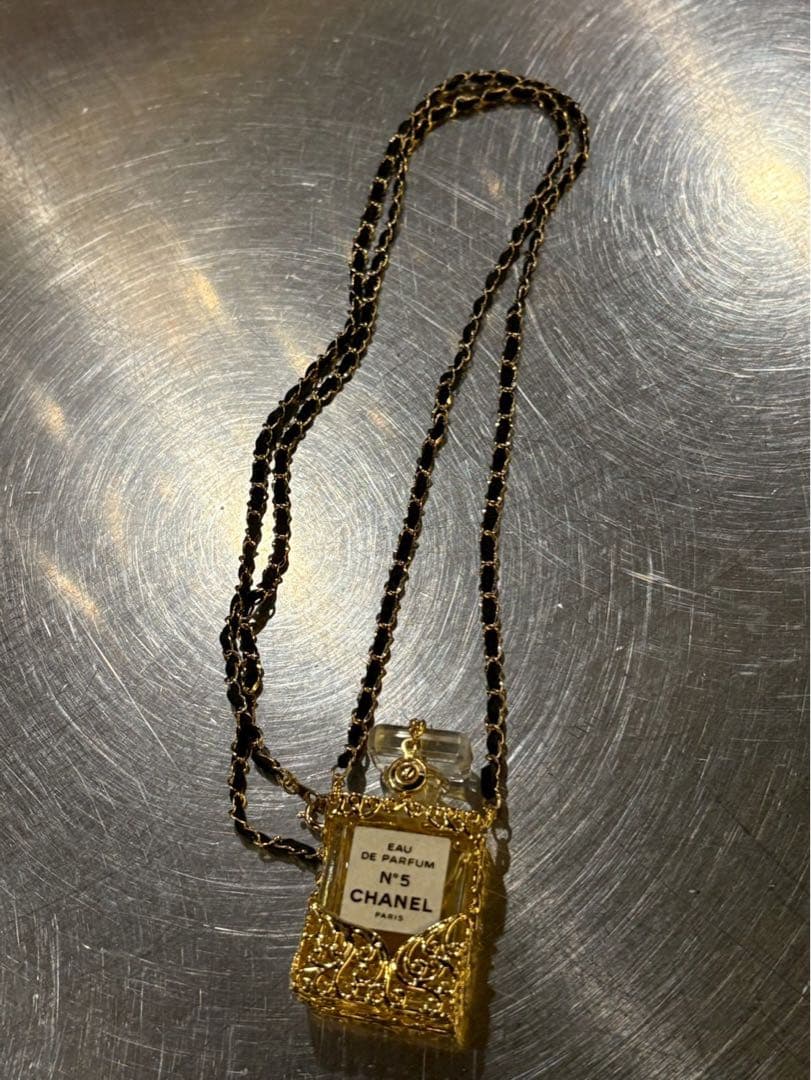 CHANEL N°5 ネックレス型香水