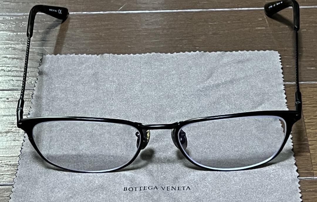Bottega Veneta ブラックメタルメガネ