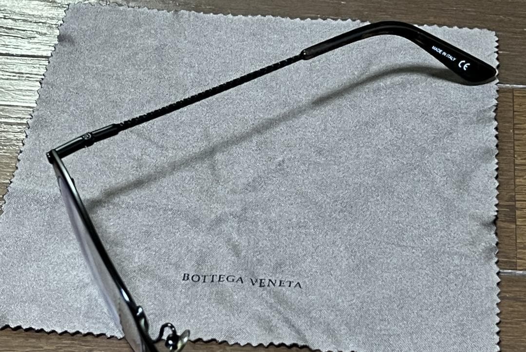 Bottega Veneta ブラックメタルメガネ