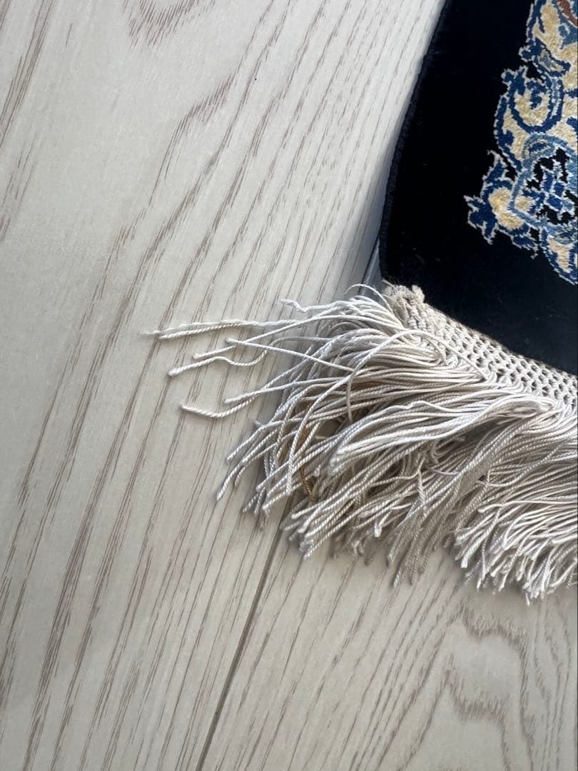 シルク ペルシャ絨毯 202×135 クムアフマディ工房 - メルカリ