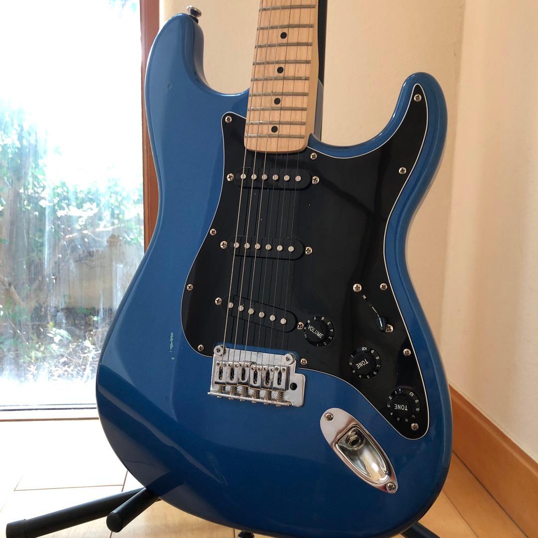 Squier by Fender Stratocaster メタリックブルー Squier by Fender Stratocaster Metallic Blue – Chicago Music Exchange