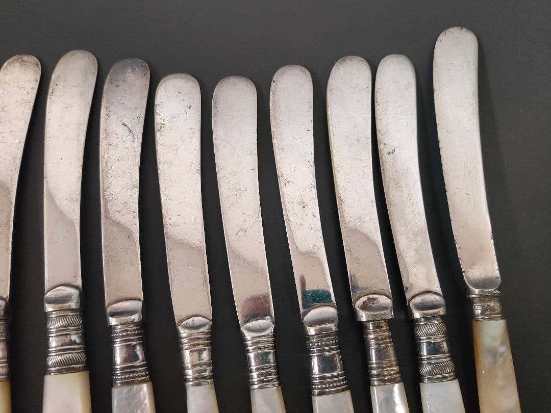 英国製アンティーク 白蝶貝ハンドル 純銀P バターナイフ10本 (L11④)