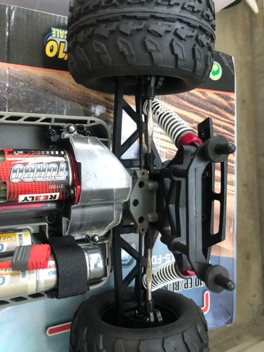 FSレーシング　モンスタートラック1/10RTR 8.4V セット