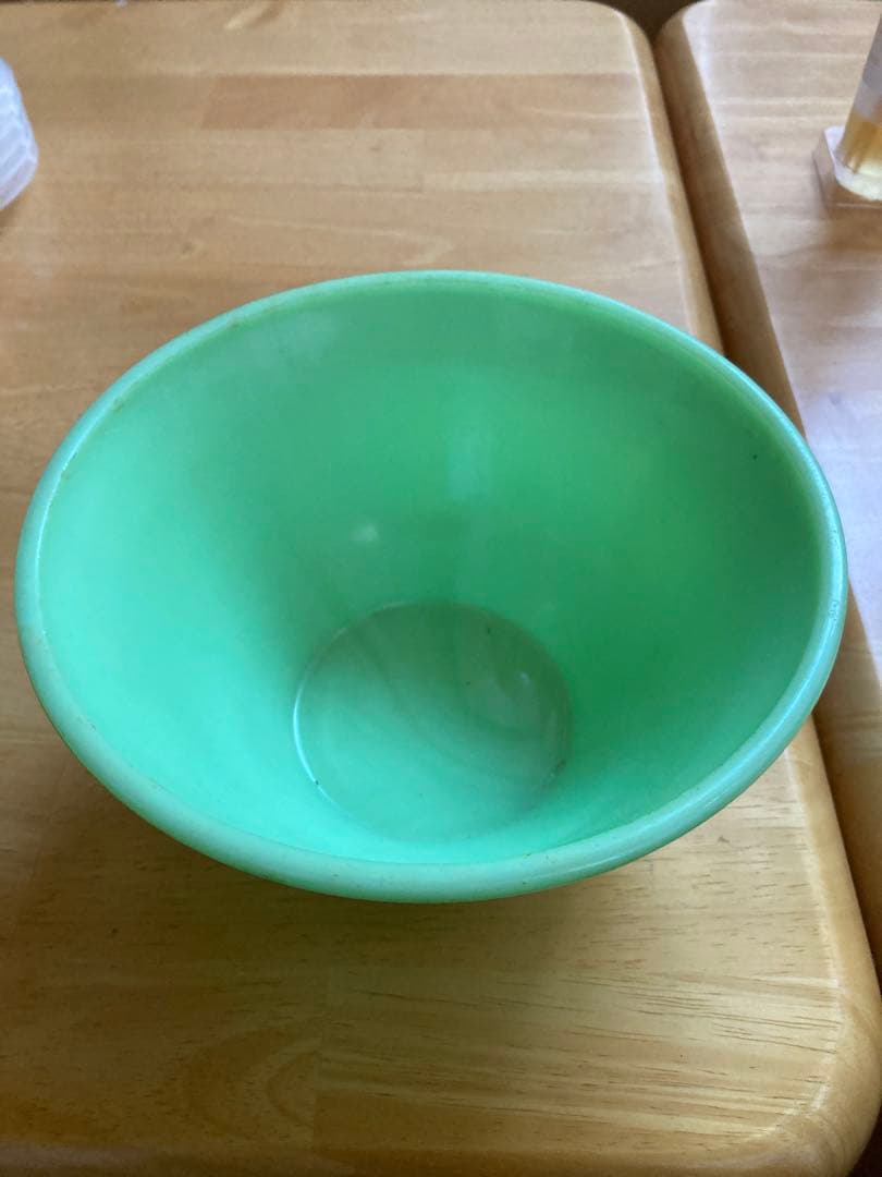 マッキー社　ガラス製　緑色 ボウル アンティーク